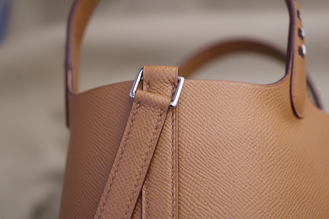 에르메스 피코탄18 레더 트레사쥬 골드브라운 앱송